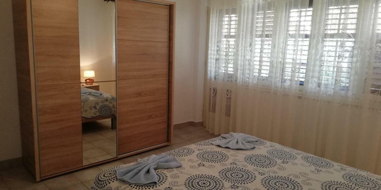 Apartments&Rooms Miro Sea View - Near Beach Sumartin Exteriér fotografie