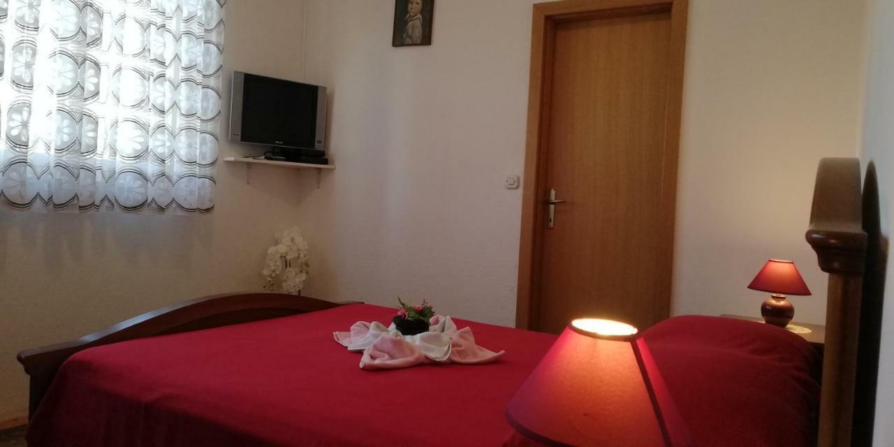 Apartments&Rooms Miro Sea View - Near Beach Sumartin Exteriér fotografie