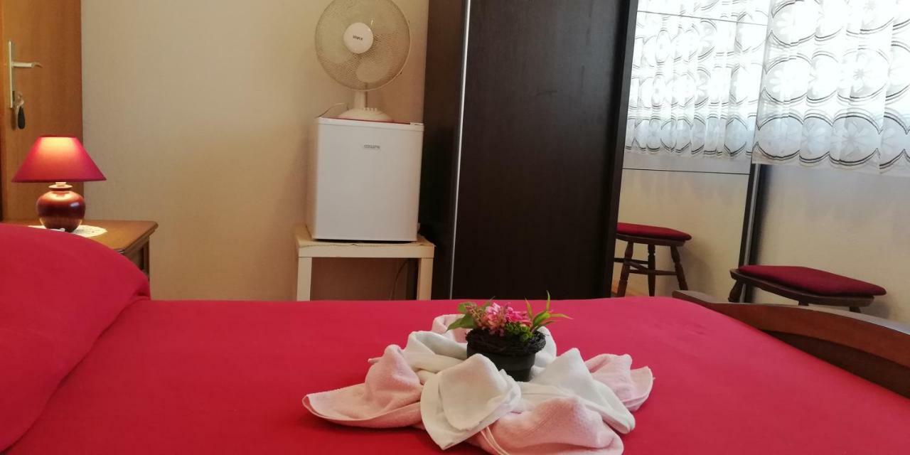Apartments&Rooms Miro Sea View - Near Beach Sumartin Exteriér fotografie