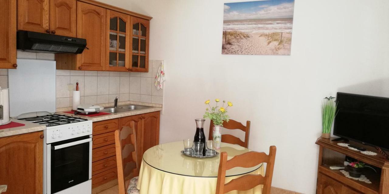 Apartments&Rooms Miro Sea View - Near Beach Sumartin Exteriér fotografie